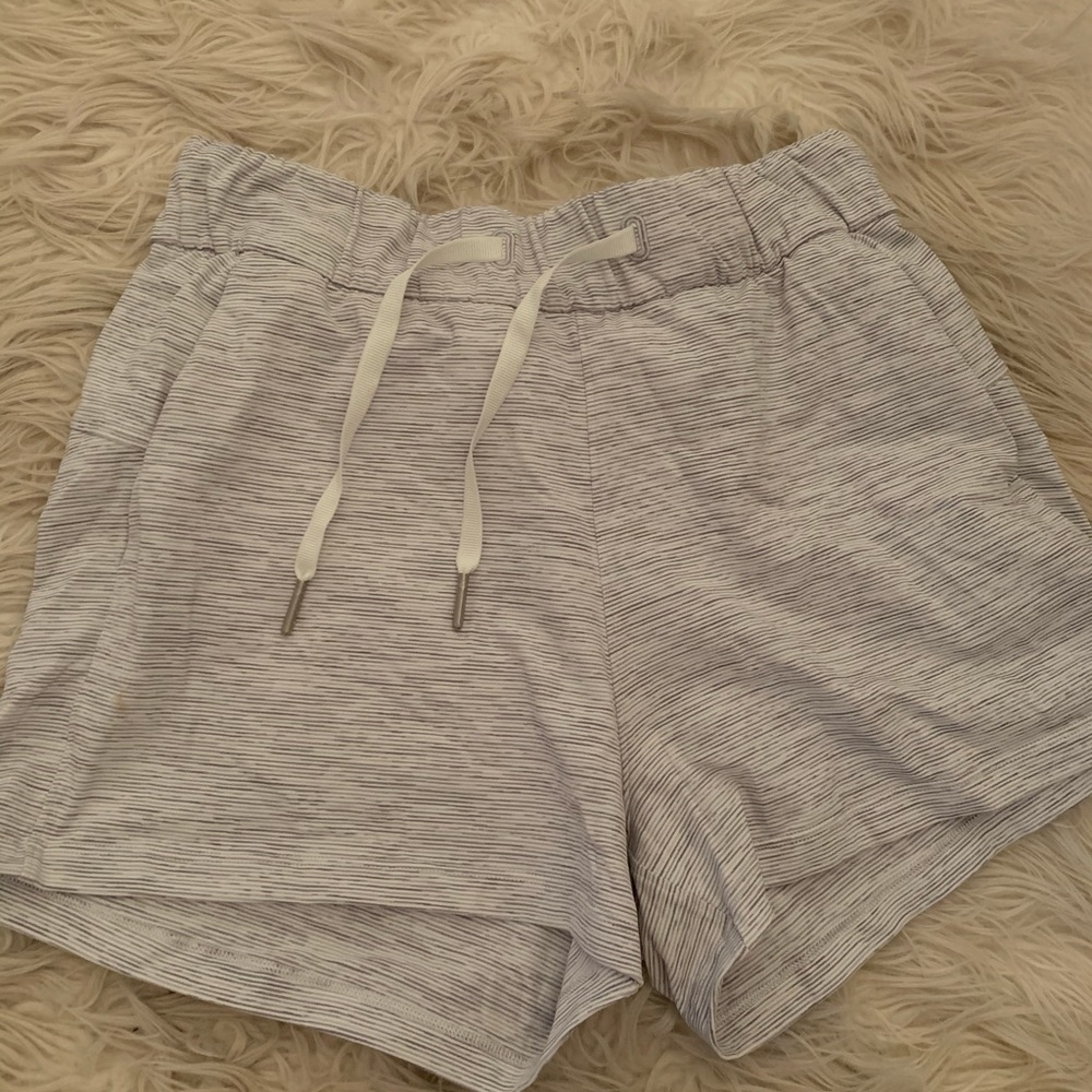 Gray & White Striped Lululemon Shorts Size 4